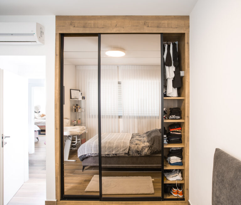 ארונות הזזה